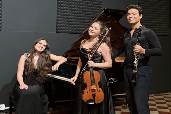 Blumen Trio